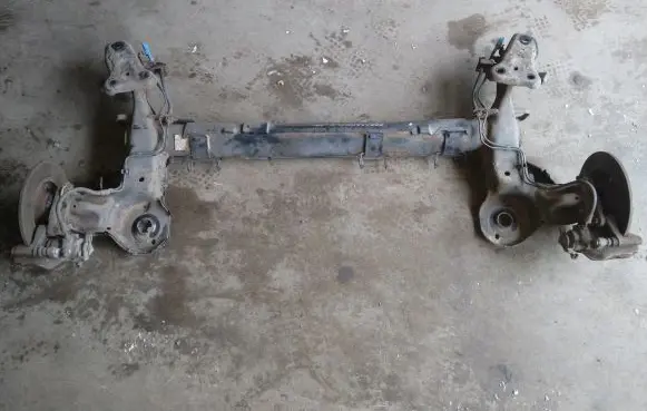 Opel Crossland X Rear axle beam 