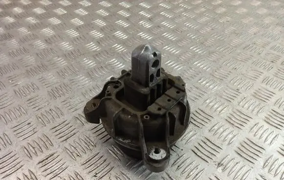 BMW 5 F10 F11 Engine mount bracket 6785601