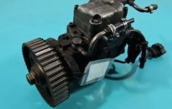 Audi A4 S4 B5 8D Fuel injection high pressure pump 0460404985 IMPRK1528154