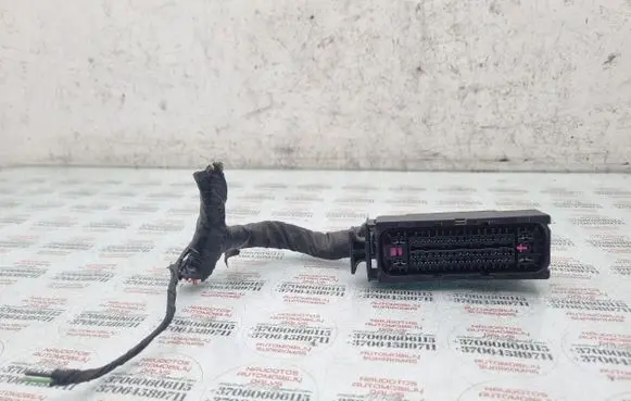 Volkswagen Golf V ABS module connector plug 