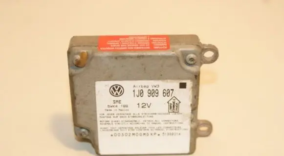 Volkswagen PASSAT B5 Airbag control unit/module 1J0909607