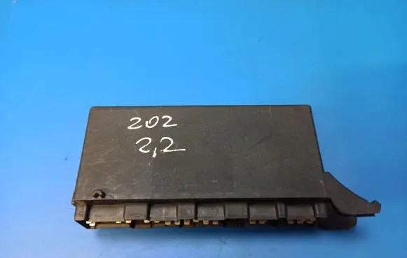 Mercedes-Benz C W202 Light module LCM 2025420532