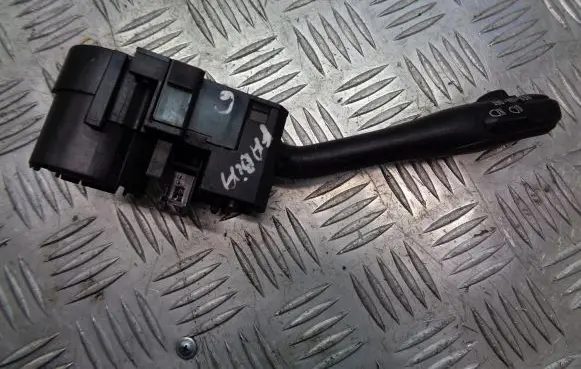 Skoda Fabia Mk1 (6Y) Indicator stalk