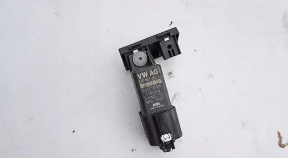 Audi A3 S3 8P Glow plug pre-heat relay 03G907282A