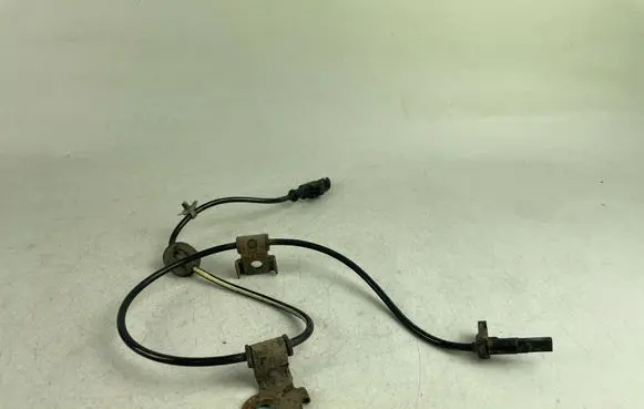 Subaru Outback ABS brake wheel speed sensor 27540AG01