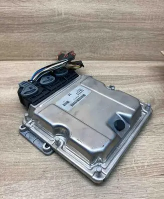 Mitsubishi Carisma Engine control unit/module ECU 8200065997 0281010437 WithPlug