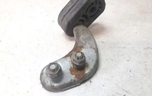 Mercedes-Benz C W204 Muffler mount bracket/holder A2044920144