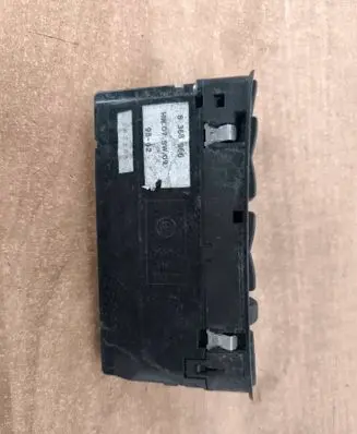 Volkswagen Golf IV Electric window control switch 8368966 HW07SW09