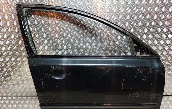 Volvo V50 Front door S26372101