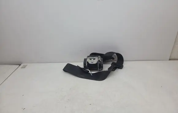 Volkswagen Golf VI Front seatbelt 617971400A