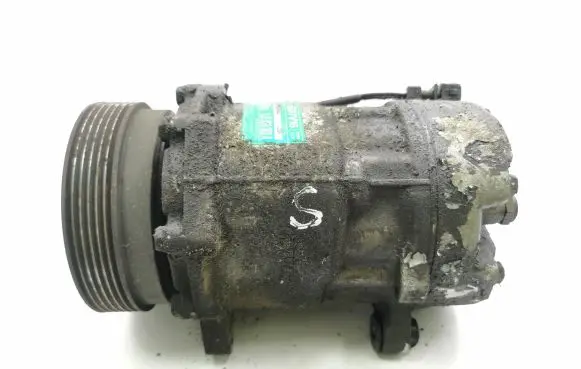 Volkswagen Golf IV Air conditioning (A/C) compressor (pump) 1J00820803A 6149004844