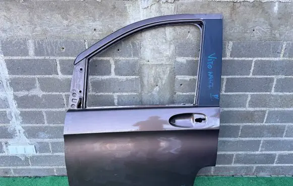 Mercedes-Benz V Class W447 Front door 