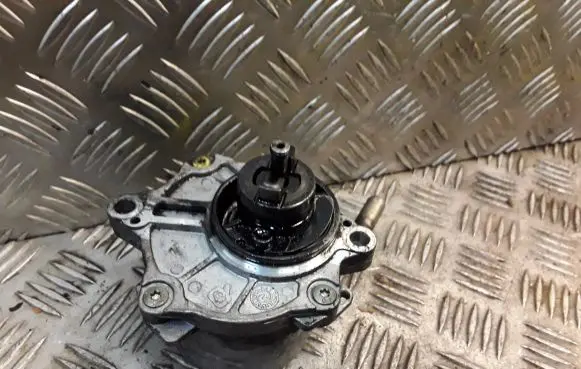 Mercedes-Benz ML W163 Vacuum pump 6122300065 A6122300065