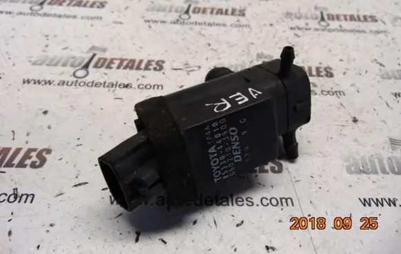 Toyota Corolla Verso E121 Windscreen/windshield washer pump 8533044010