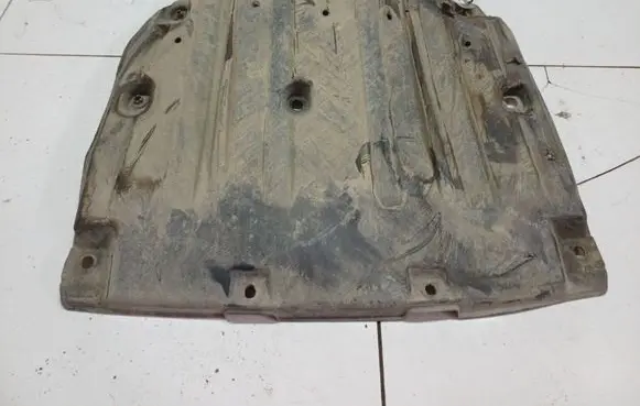 Lexus IS 220D-250-350 Engine splash shield/under tray 5840153010