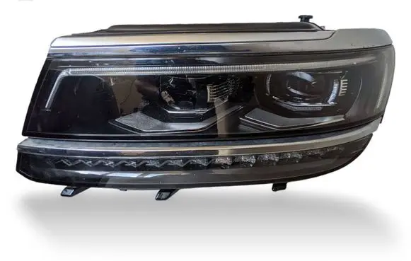Volkswagen Tiguan Headlight/headlamp 5NB941081D 030110123508 LE15A6359