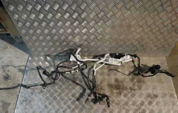 Mercedes-Benz S W222 Engine coolant pipe/hose