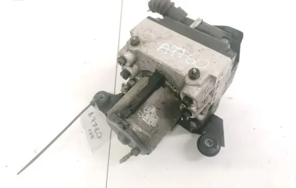 Audi A4 S4 B5 8D ABS Pump 0285214002 8D06114111
