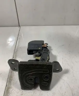 Hyundai Santa Fe Tailgate/trunk/boot lock/catch/latch 812302B000