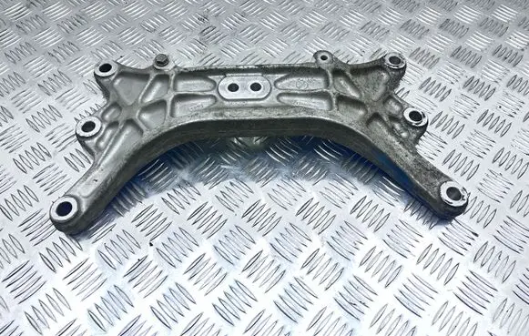 Maserati Ghibli Gearbox mounting bracket 670001738
