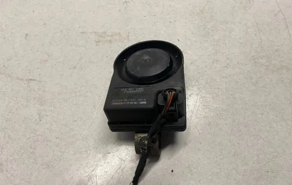 Audi A6 S6 C6 4F Alarm system siren 1K0951605C F005100327