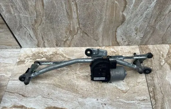 Volvo C40 Front wiper linkage and motor 32828140 1397225072