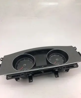 Volkswagen Golf VII Speedometer (instrument cluster) 5G0920861