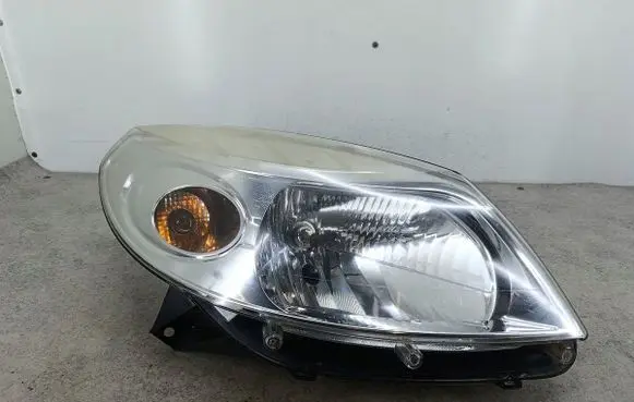 Dacia Sandero Headlight/headlamp 8200733877