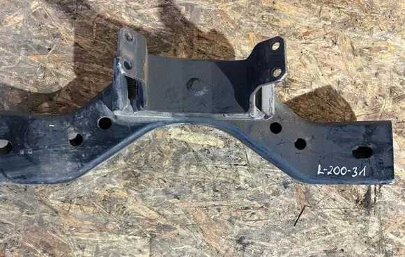 Mitsubishi L200 Gearbox mounting bracket 