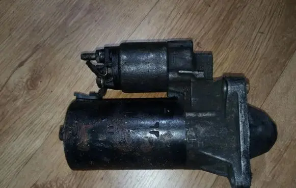 Alfa Romeo 147 Starter motor 1005831290