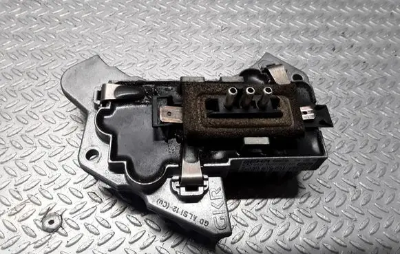 Mercedes-Benz E W210 Heater blower motor/fan resistor 2108206210