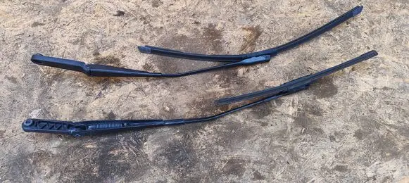 Audi A1 Front wiper blade arm 8X1955408 8X1955407