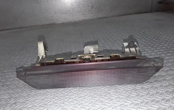 Toyota Yaris Third/center stoplight