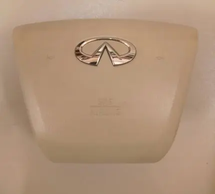 Infiniti QX80 Steering wheel airbag
