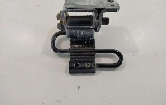 Audi A6 S6 C6 4F Rear door lower hinge 8E0833412