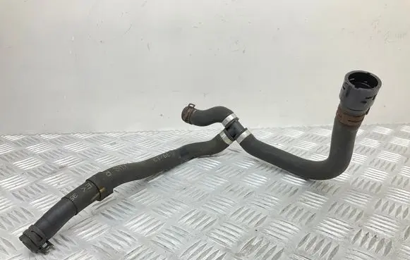 Engine coolant pipe/hose