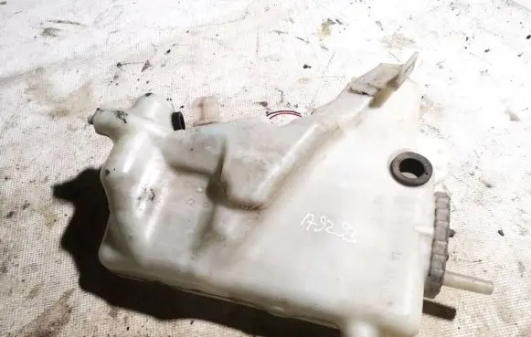 Mercedes-Benz CLS C219 Windshield washer fluid reservoir/tank 2118601460