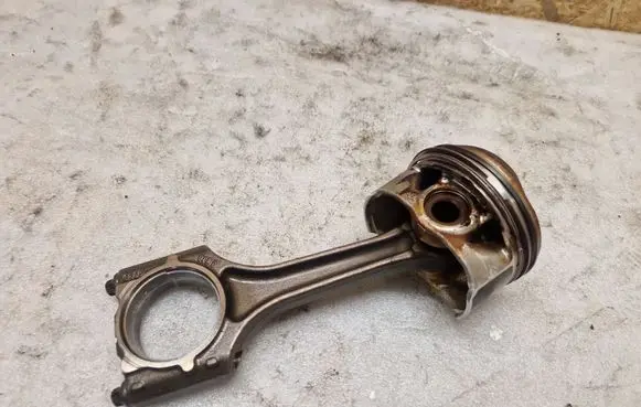 Volkswagen Golf VII Piston with connecting rod 06LD