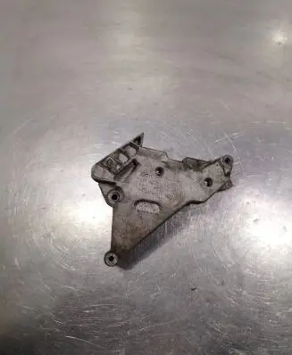 Volkswagen PASSAT B6 Engine mounting bracket 03G199207E V150