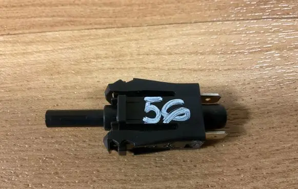 Mercedes-Benz E W212 Brake pedal sensor switch 0015458714 001545
