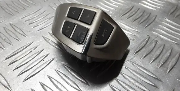 Steering wheel buttons/switches