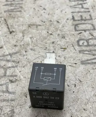 Mercedes-Benz C W205 Other relay A0009822923
