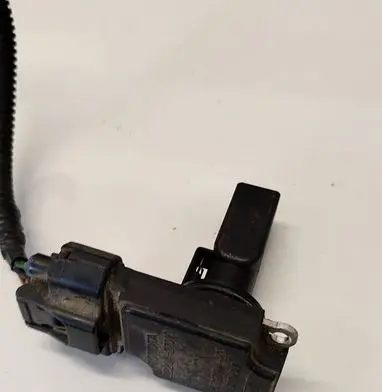 Toyota Corolla Verso E121 Mass air flow meter 2220427010