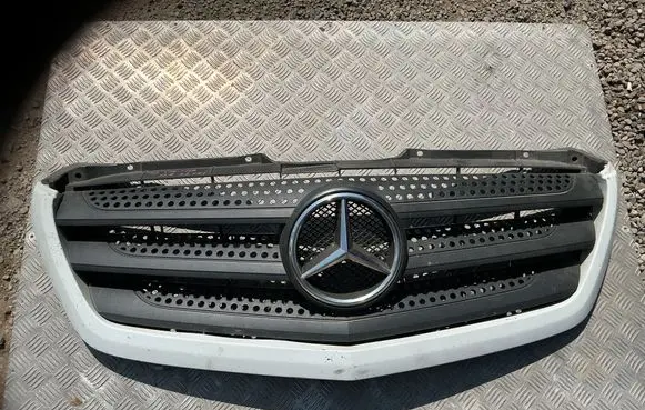 Mercedes-Benz Sprinter W906 Front grill A9068880523