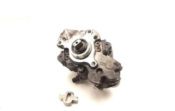 Citroen Dispatch II Fuel injection high pressure pump 9687959180 9424A050A