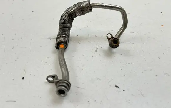 BMW 3 E92 E93 Turbo turbocharger oiling pipe/hose 7558902