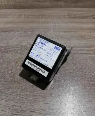 Toyota Corolla Verso AR10 Door control unit/module 897410F010 61B168000