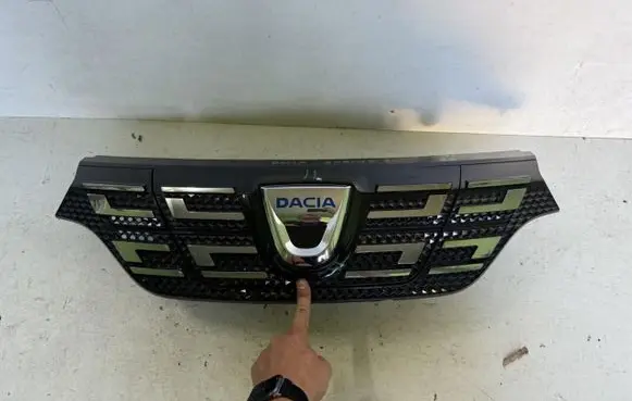Dacia Spring Front grill