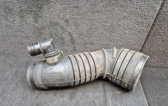 Audi A6 S6 C5 4B Turbo air intake inlet pipe/hose 4B0129627A