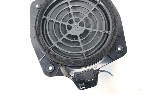 Audi A3 S3 8P Front door speaker 8H0035411B 280353002